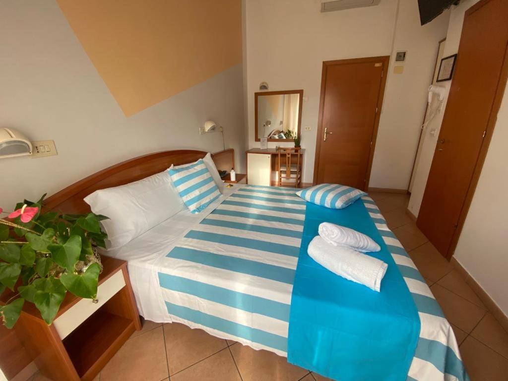 Hotel Villa Caterina Rimini Dış mekan fotoğraf