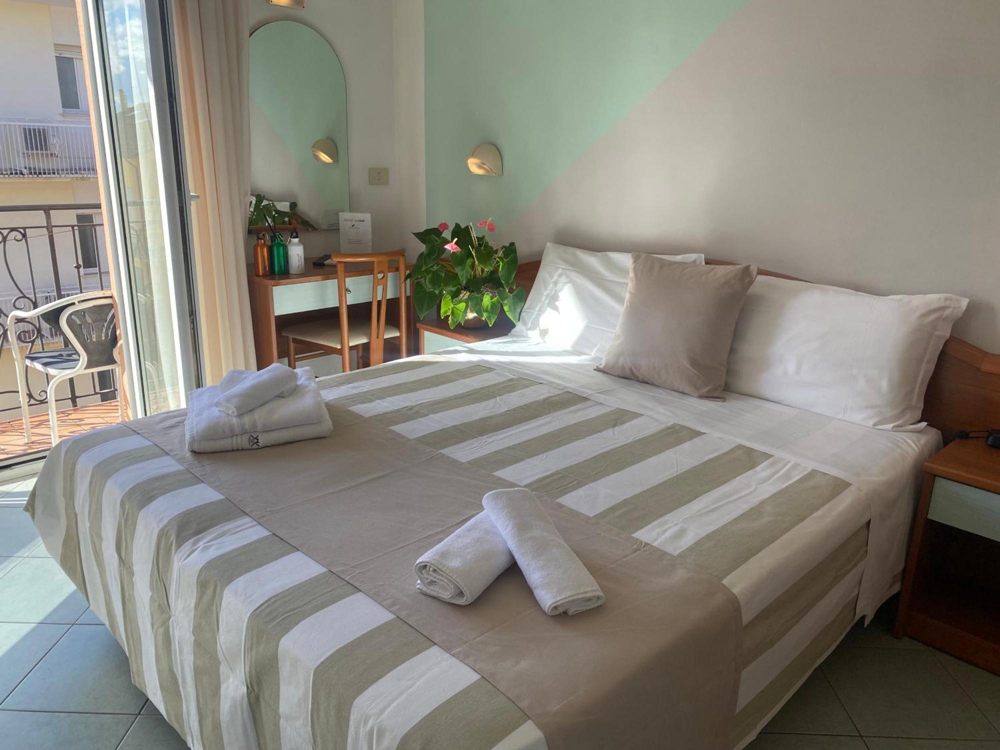 Hotel Villa Caterina Rimini Dış mekan fotoğraf