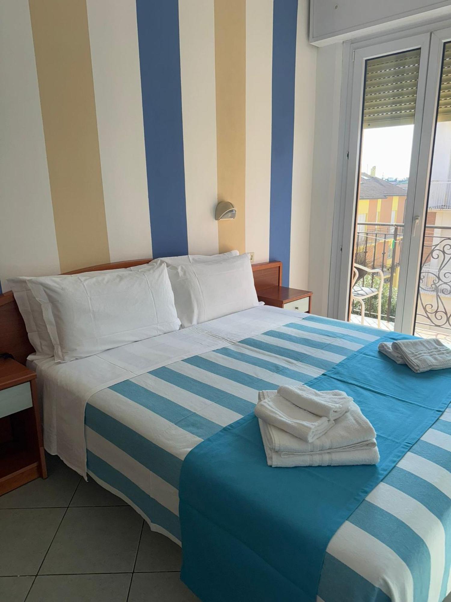 Hotel Villa Caterina Rimini Dış mekan fotoğraf