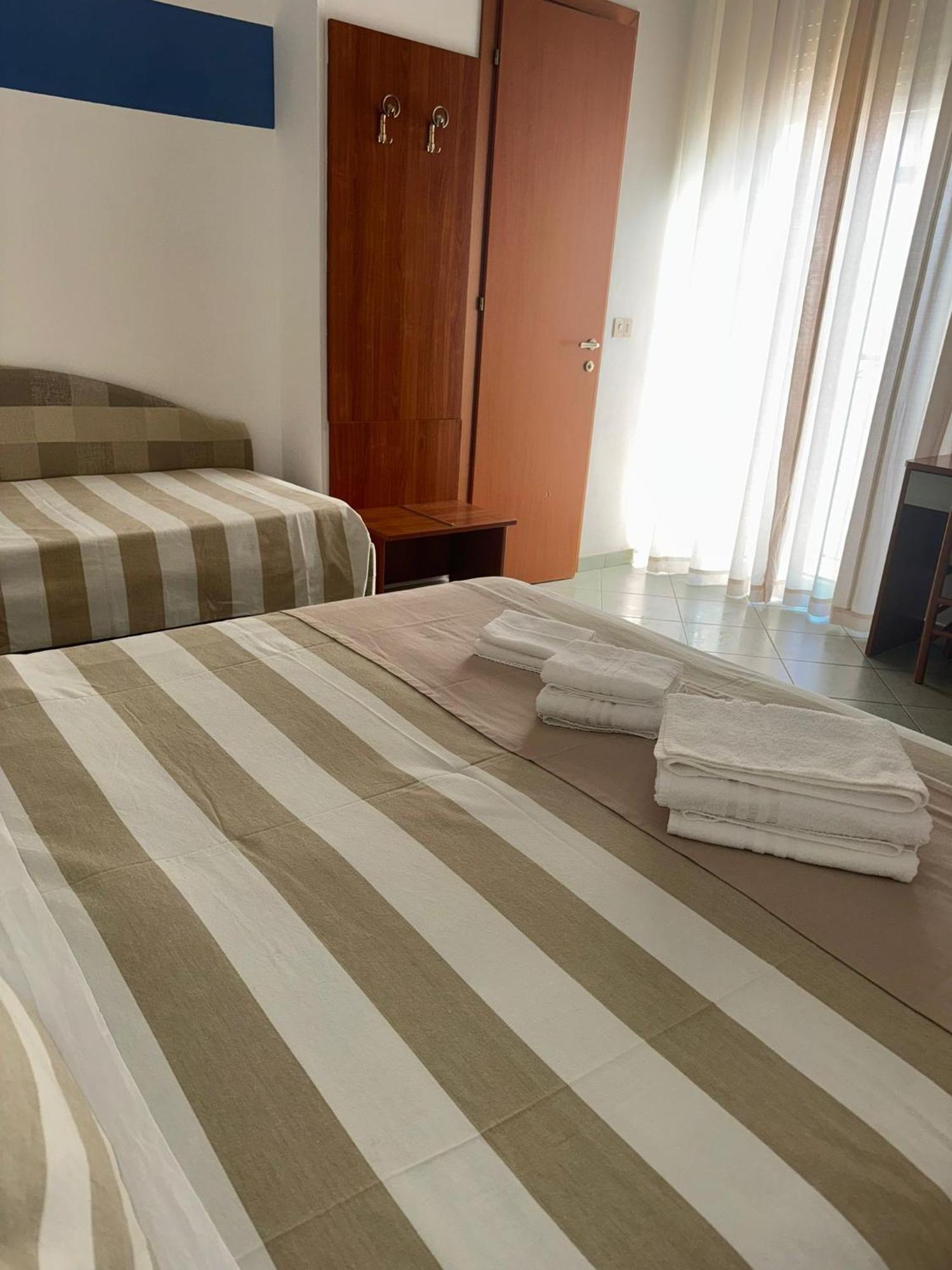 Hotel Villa Caterina Rimini Dış mekan fotoğraf